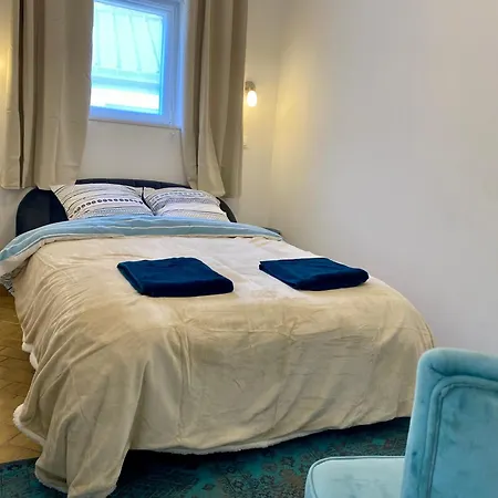 Solesmes, 3 Personnes, Terrasse, Plain-pied *