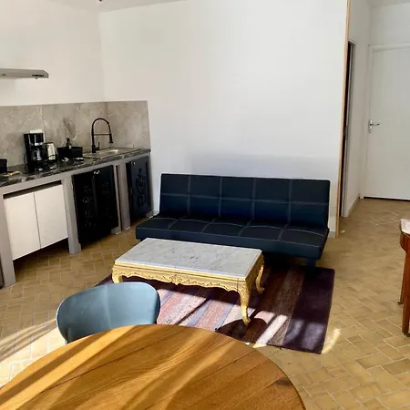 Solesmes, 3 Personnes, Terrasse, Plain-pied 아파트 *
