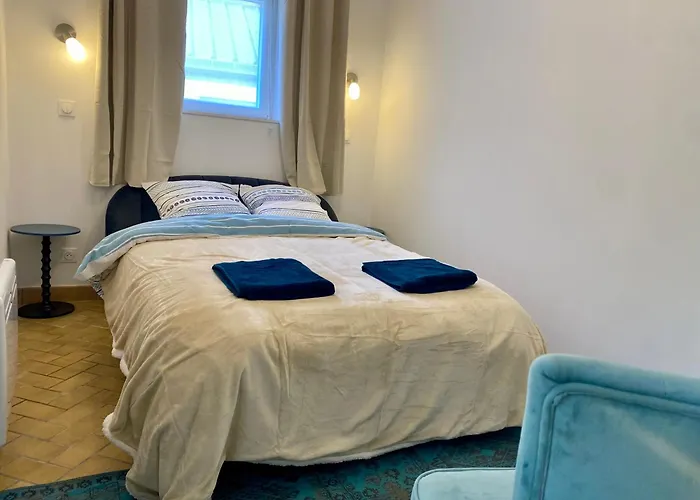 Solesmes, 3 Personnes, Terrasse, Plain-pied *